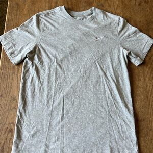 Nike Gray Short Sleeve Tees Classic Comfort